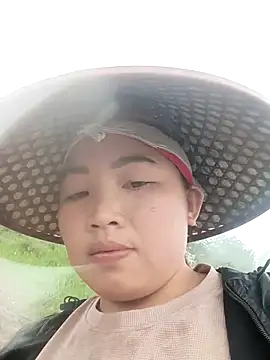 Huemy098 online show from 04/19/26, 06:24