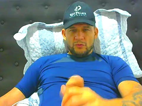 Snapshot of altenori chatting on 05/13/26, 02:53 altenori online show from 05/13/26, 02:53