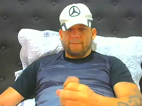 Snapshot of altenori chatting on 06/12/26, 11:53 altenori online show from 06/12/26, 11:53