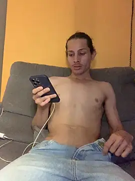 FelipeLipe18 online show from 04/23/26, 02:57
