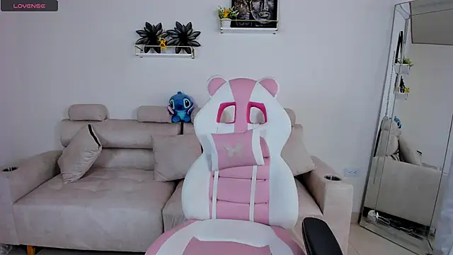 april smiith1 online show from 05/09/26, 12:32