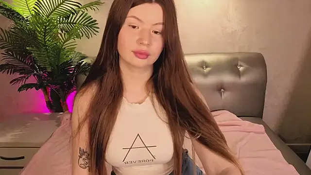 Sophia Everly online show from 05/04/26, 10:00