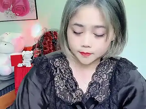 Snapshot of Nhanlu009 chatting on 05/13/26, 09:39 Nhanlu009 online show from 05/13/26, 09:39