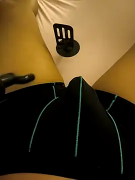 kiennghia2008 online show from 03/18/26, 10:40