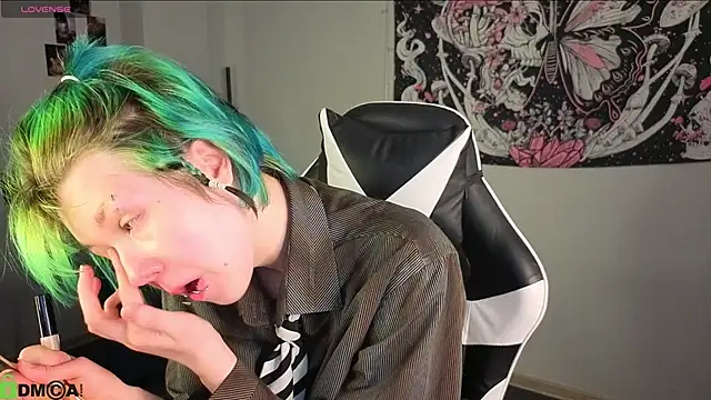 LittleKittenStar online show from 05/03/26, 02:28