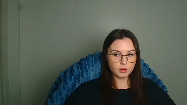 Snapshot of Nika_nik_a chatting on 03/20/26, 04:01 Nika nik a online show from 03/20/26, 04:01