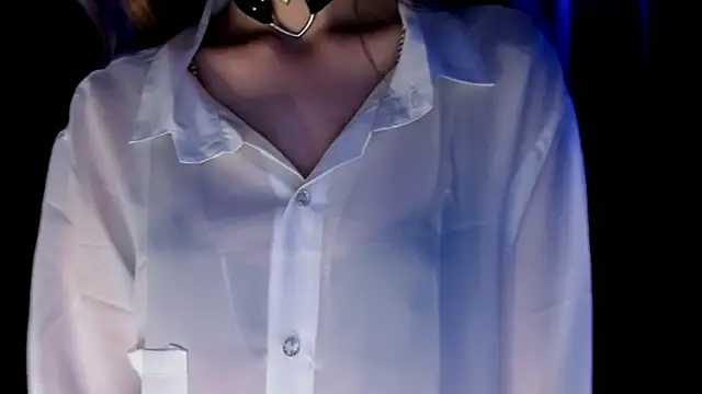 Snapshot of Emily_Nelsonn chatting on 07/13/26, 05:05 Emily Nelsonn online show from 07/13/26, 05:05