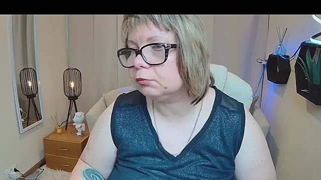 BonnnyBoobsy online show from 05/17/26, 12:23
