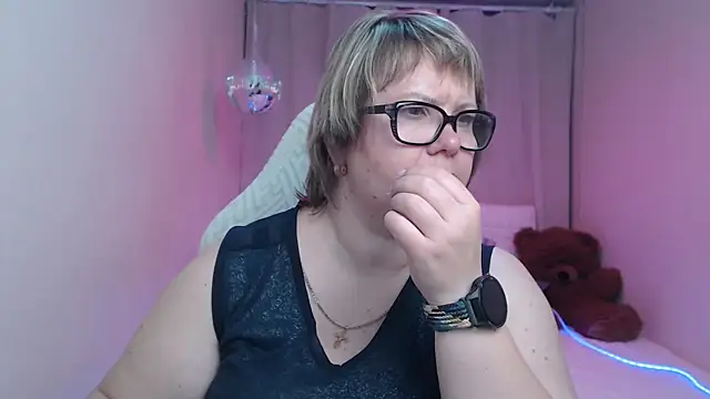 BonnnyBoobsy online show from 05/19/26, 06:58