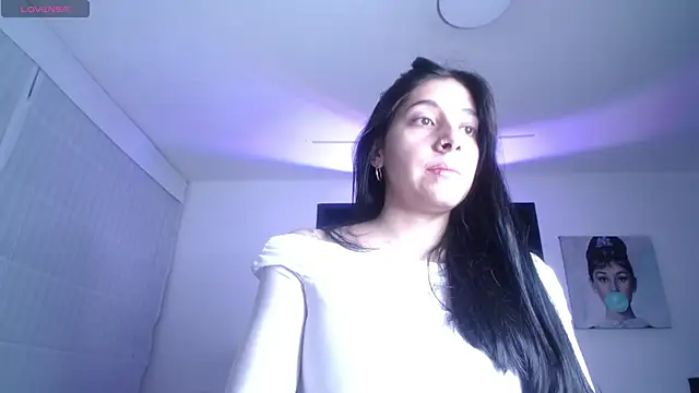 Snapshot of Melannyy_V chatting on 06/02/26, 01:02 Melannyy V online show from 06/02/26, 01:02