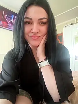 Snapshot of Elsie-Nora chatting on 04/28/26, 05:45 Elsie-Nora online show from 04/28/26, 05:45