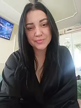 Snapshot of Elsie-Nora chatting on 05/28/26, 06:43 Elsie-Nora online show from 05/28/26, 06:43