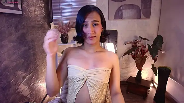Zoee Kiss  online show from 04/24/26, 03:20