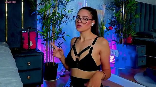 valery evan online show from 07/02/26, 06:14