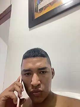 juliancito222 online show from 07/14/26, 02:01