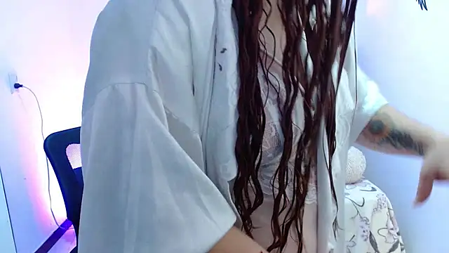 Snapshot of Luna_cur chatting on 03/25/26, 12:44 Luna cur online show from 03/25/26, 12:44