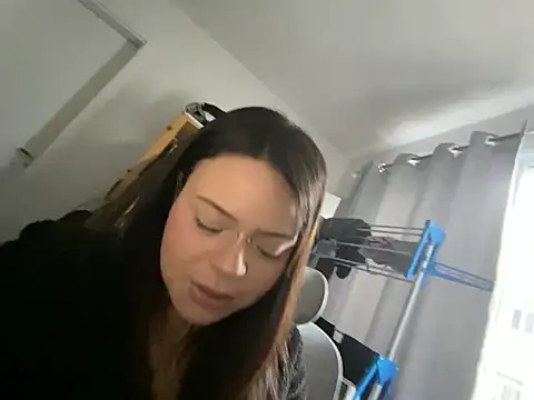 juel1sa online show from 06/25/26, 04:33