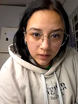 Lauqueen77 online show from 03/30/26, 10:00