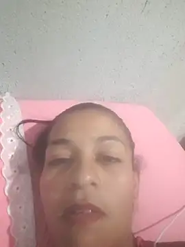 Beatriz2211 online show from 04/15/26, 03:13