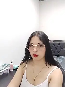 Snapshot of veleria_allurin chatting on 06/18/26, 07:51 veleria allurin online show from 06/18/26, 07:51