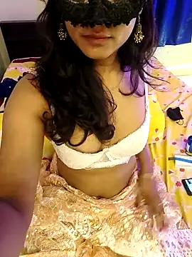 Snapshot of Lena_mahiyaa chatting on 04/24/26, 12:35 Lena mahiyaa online show from 04/24/26, 12:35
