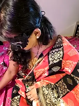 Snapshot of Lena_mahiyaa chatting on 05/05/26, 04:53 Lena mahiyaa online show from 05/05/26, 04:53