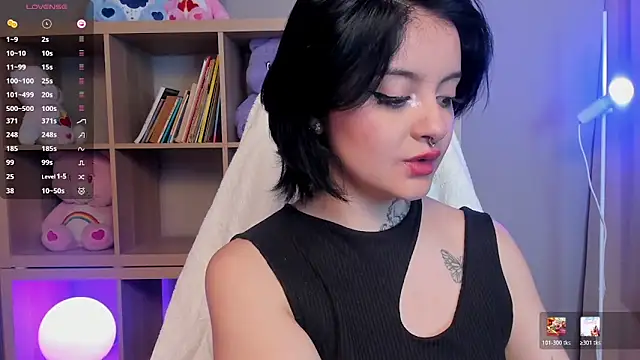 Snapshot of _EmilyRouge_ chatting on 04/30/26, 04:30 EmilyRouge online show from 04/30/26, 04:30