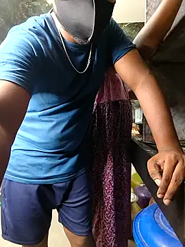 Snapshot of Tamil_ramantic_partner chatting on 04/18/26, 02:43 Tamil ramantic partner online show from 04/18/26, 02:43