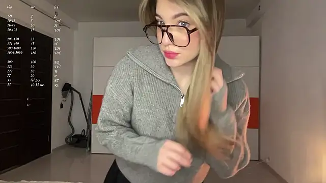 1Kellynaive online show from 03/24/26, 03:06