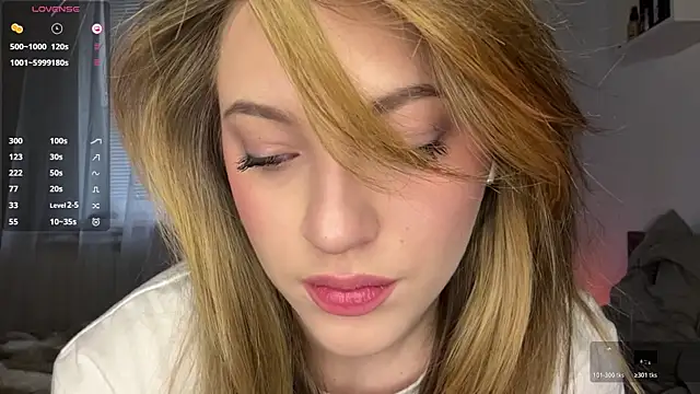 1Kellynaive online show from 04/24/26, 04:09