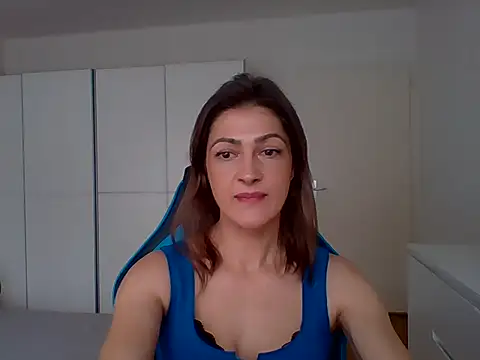 EVERLYY online show from 03/23/26, 07:45