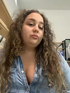 CurlyMaddie online show from 07/15/26, 09:03
