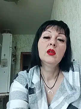 HelgaDennis online show from 04/28/26, 04:17