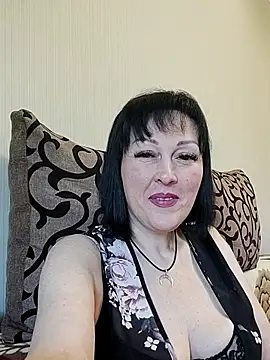 Snapshot of HelgaDennis chatting on 05/17/26, 06:22 HelgaDennis online show from 05/17/26, 06:22