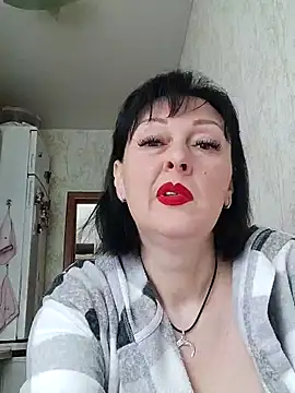 Snapshot of HelgaDennis chatting on 05/18/26, 05:24 HelgaDennis online show from 05/18/26, 05:24