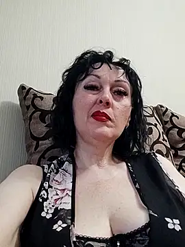 Snapshot of HelgaDennis chatting on 05/27/26, 04:26 HelgaDennis online show from 05/27/26, 04:26