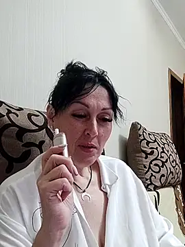 Snapshot of HelgaDennis chatting on 06/17/26, 07:15 HelgaDennis online show from 06/17/26, 07:15