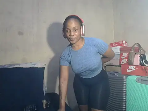 Lindabee200 online show from 05/10/26, 03:01