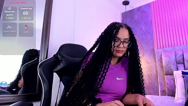 Snapshot of alina_sauvage chatting on 05/24/26, 07:52 alina sauvage online show from 05/24/26, 07:52