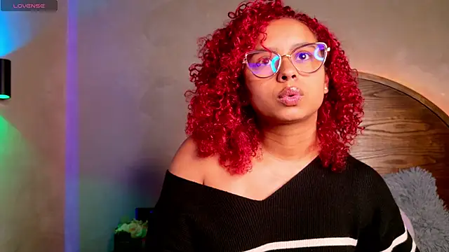 lara curly online show from 03/31/26, 10:26
