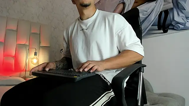 Zane cruz online show from 04/26/26, 12:47