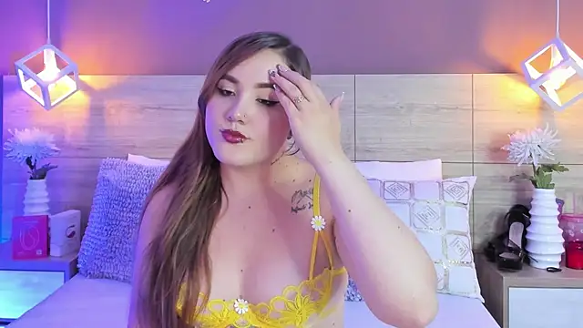 ElenaGilbertAdams online show from 05/04/26, 01:18
