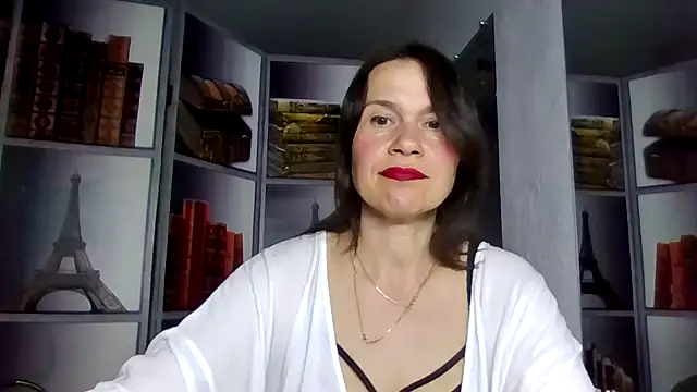 Selena Moo online show from 03/31/26, 08:09