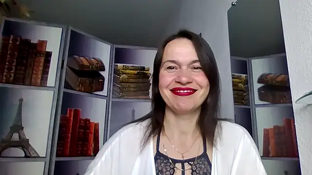 Selena Moo online show from 04/13/26, 09:04