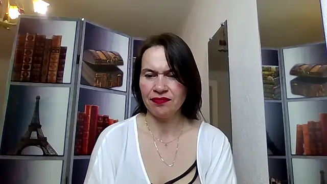 Selena Moo online show from 04/23/26, 12:29