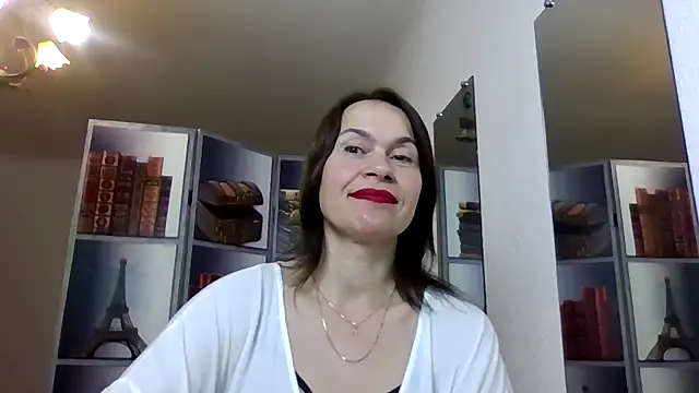Selena Moo online show from 05/01/26, 09:47