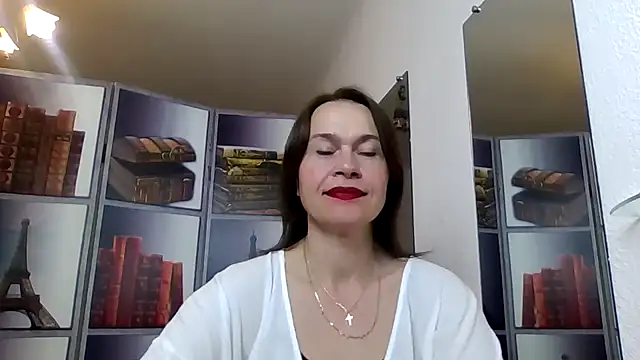 Snapshot of Selena_Moo chatting on 05/17/26, 03:08 Selena Moo online show from 05/17/26, 03:08