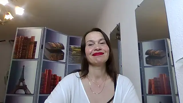 Snapshot of Selena_Moo chatting on 05/20/26, 08:04 Selena Moo online show from 05/20/26, 08:04