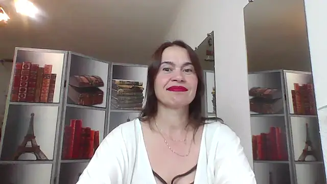 Snapshot of Selena_Moo chatting on 06/01/26, 01:35 Selena Moo online show from 06/01/26, 01:35