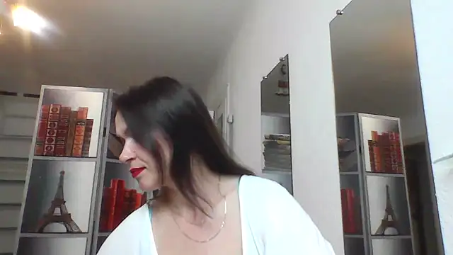 Snapshot of Selena_Moo chatting on 06/14/26, 08:49 Selena Moo online show from 06/14/26, 08:49